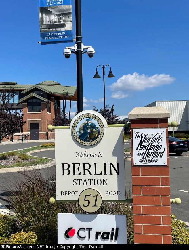 Berlin, CT railroad station signs